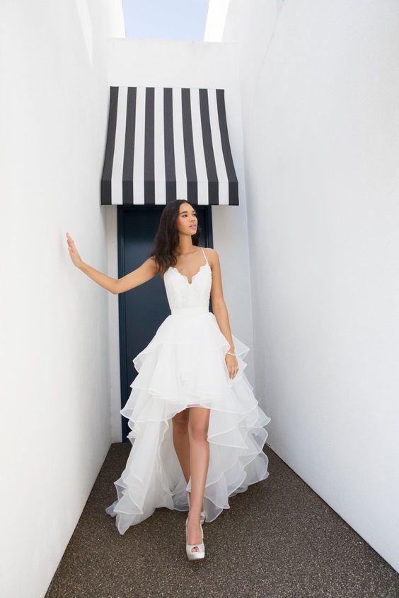 Váy cưới ngắn phi trơn đơn giản phong cách hàn quốc | The dress, Váy cưới  ngắn, Váy cưới